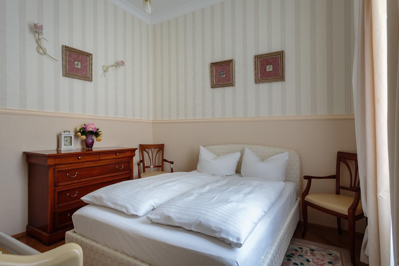 Apartment Am Kurpark Baden-Baden Esterno foto