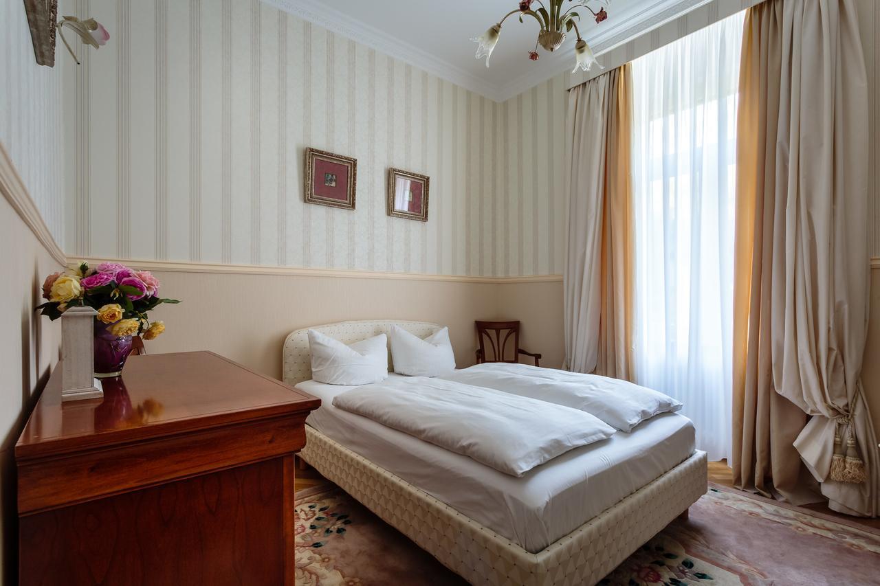 Apartment Am Kurpark Baden-Baden Esterno foto